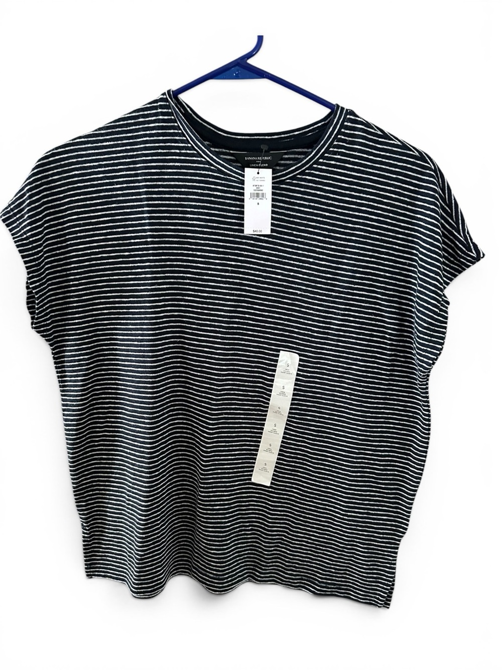 Banana Republic Navy& White Striped Short Sleeve Linen Blend Top. NWT Size small